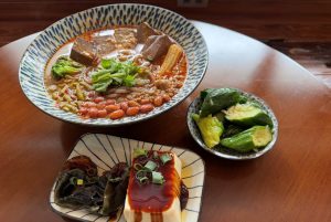 隱身金華街閣樓品一碗酸辣粉,舌尖交織「酸辣麻脆韌」五種口感 article 6a965001e5a365.03288140